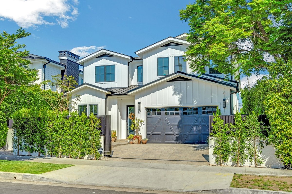 Front elevation of a private-address Los Angeles residence represented by Jeff Wong